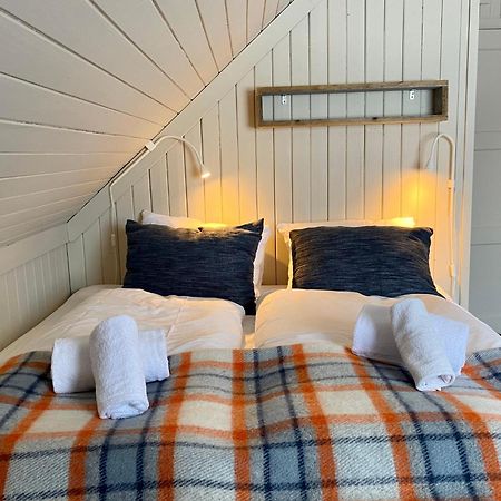 Notnes Midnattsol Guesthouse Skrova Екстер'єр фото