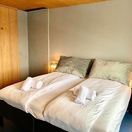 Notnes Midnattsol Guesthouse Skrova Екстер'єр фото
