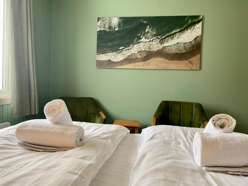 Notnes Midnattsol Guesthouse Skrova Екстер'єр фото