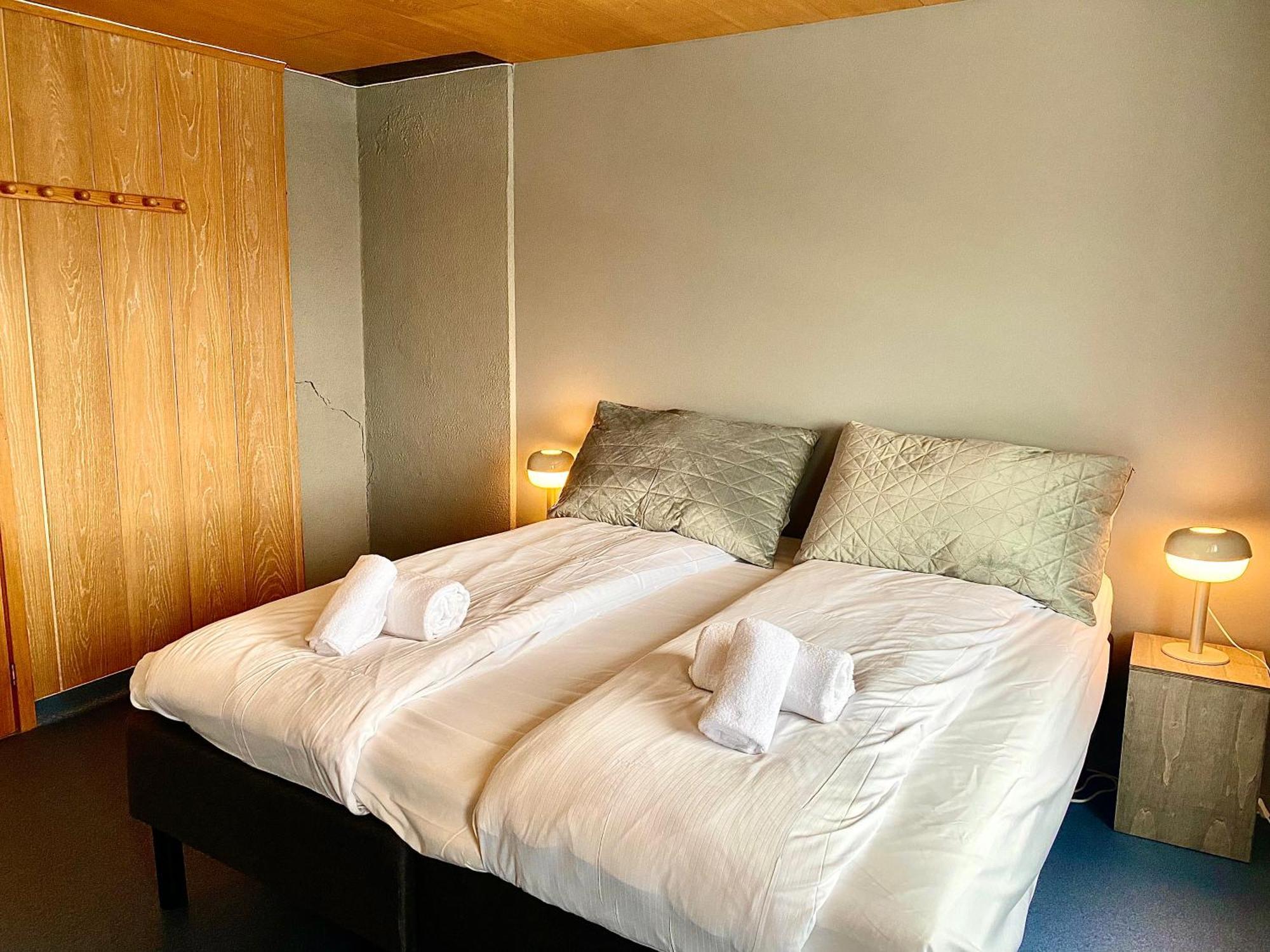Notnes Midnattsol Guesthouse Skrova Екстер'єр фото